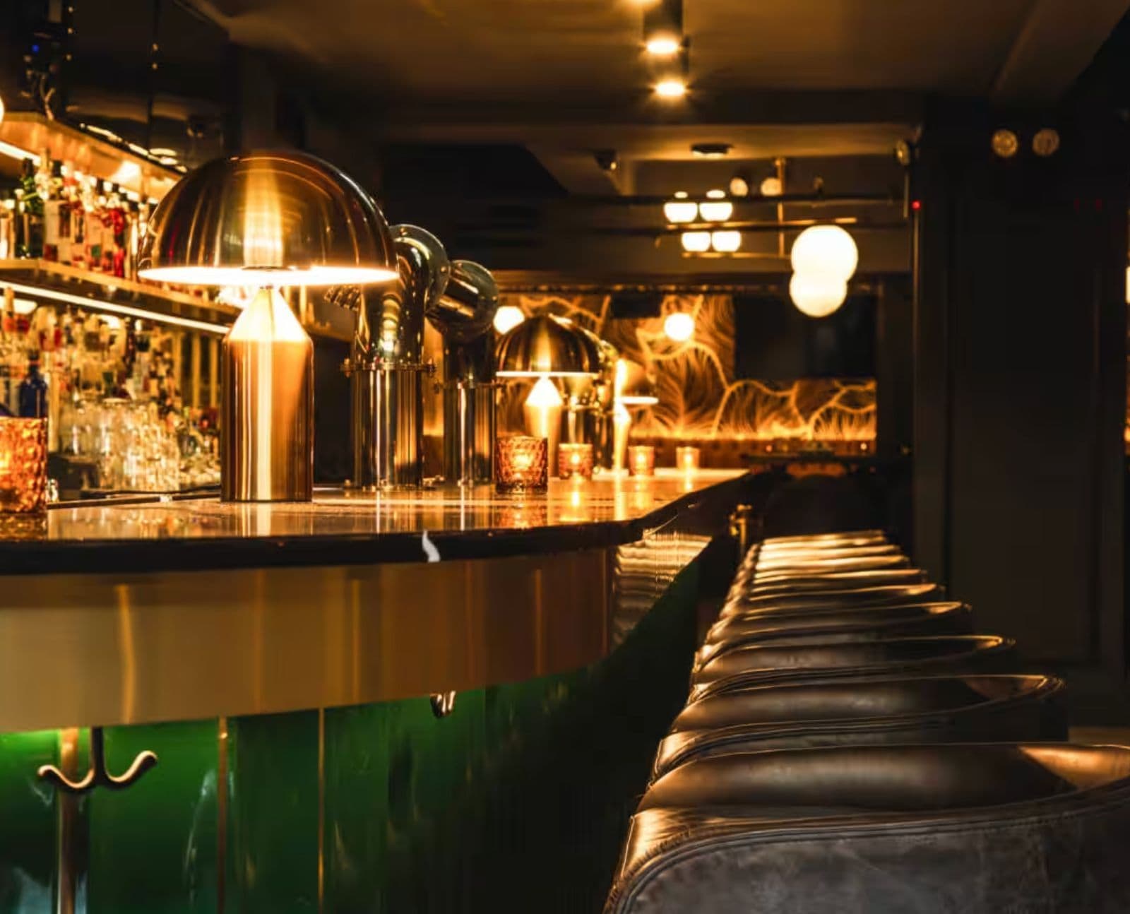 Bar and lounge area at 5th&Mad in midtown Manhattan