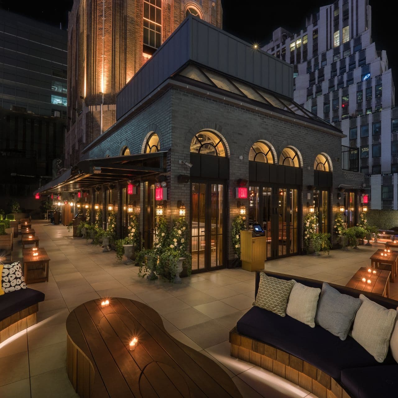 Elsie Rooftop bar with Manhattan skyline views
