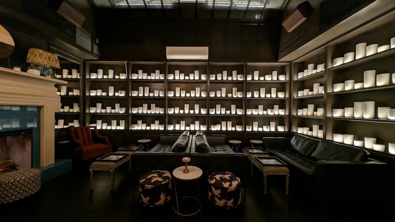 Boss Tweeds Tribeca cocktail lounge interior
