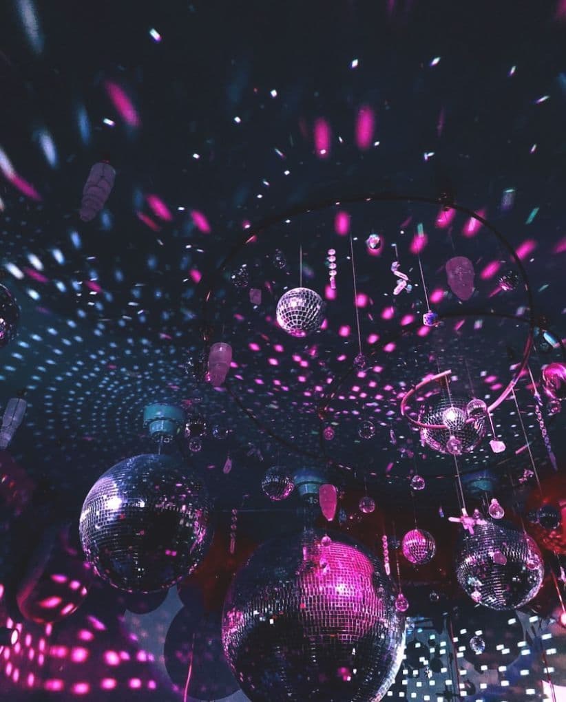 Kind Regards - Upstairs Lounge image 3