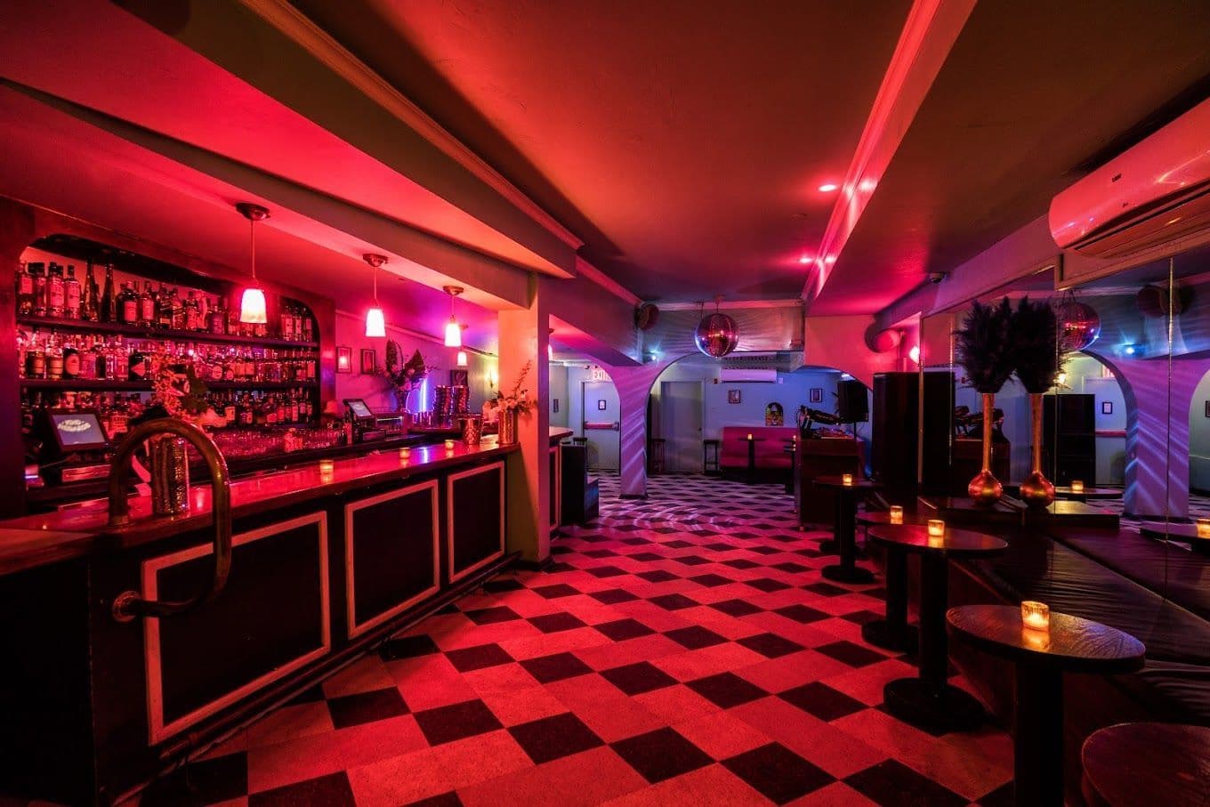 Kind Regards - Upstairs Lounge image 4