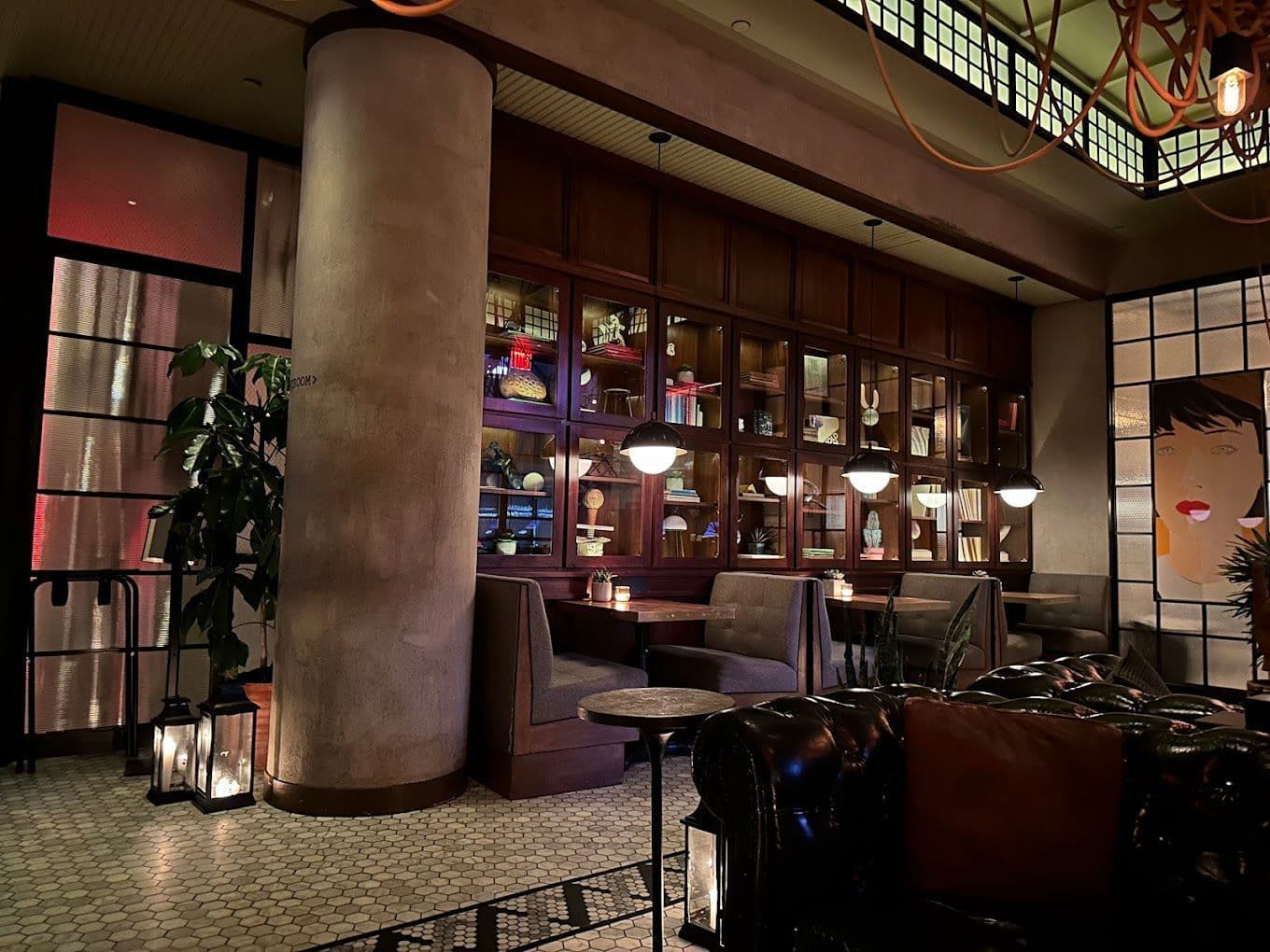 Back Bar - Entire Venue image 4