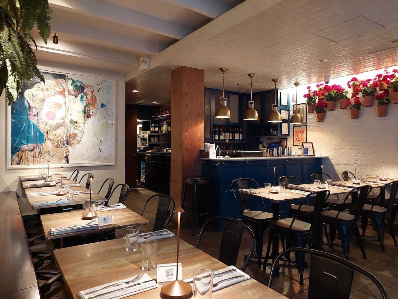 Mareluna SoHo - Dining Room image 8