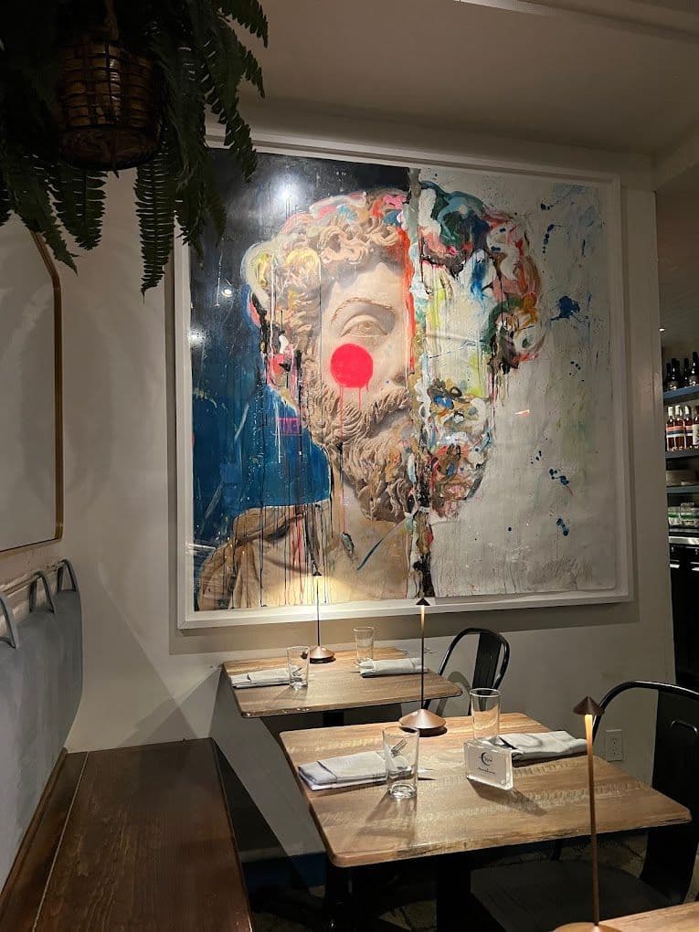 Mareluna SoHo - Dining Room image 10