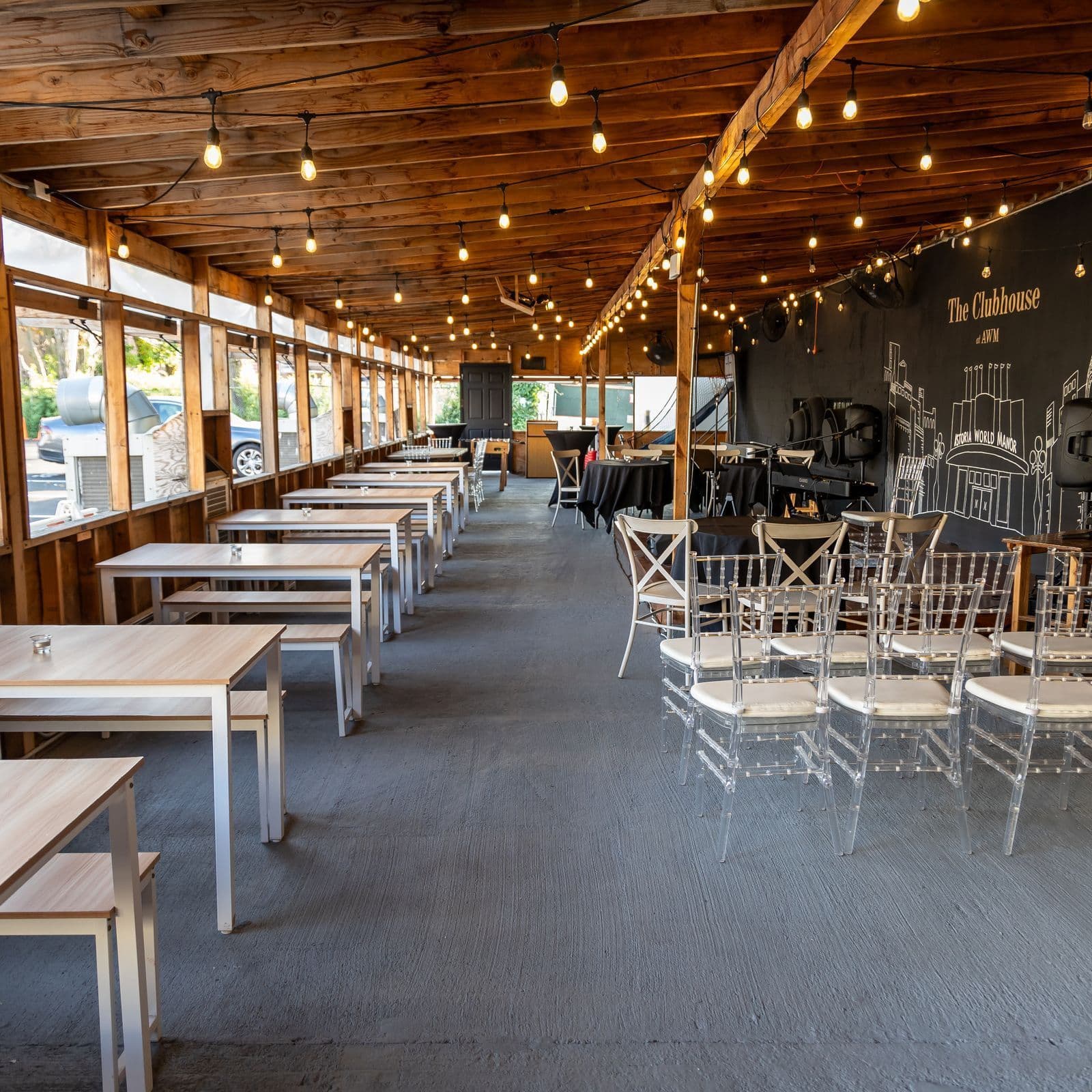 Astoria World Manor - The Clubhouse image 3