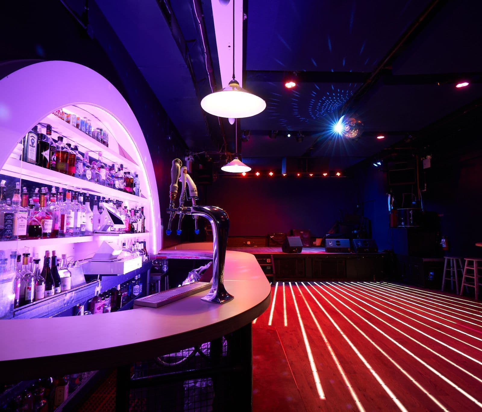 Pianos - Live room image 7