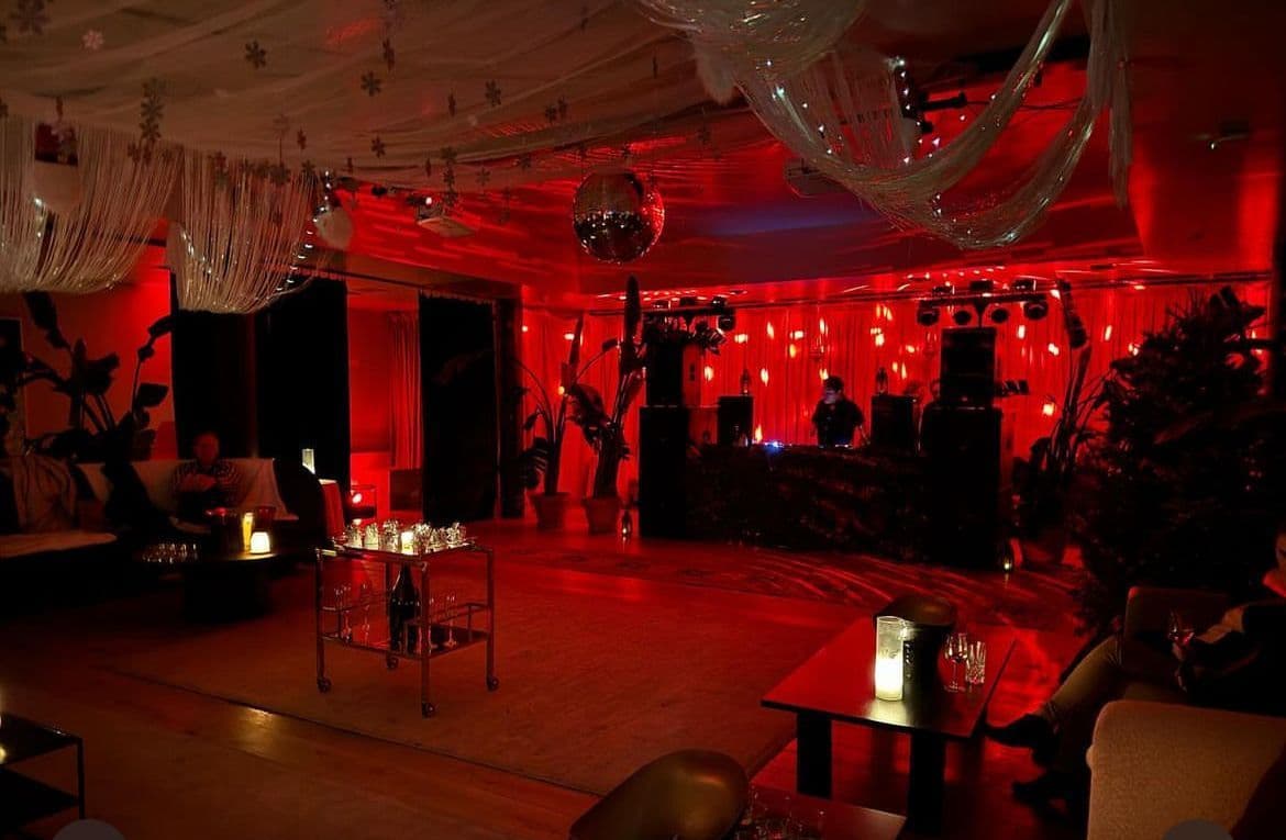 DOM - Entire Venue image 6