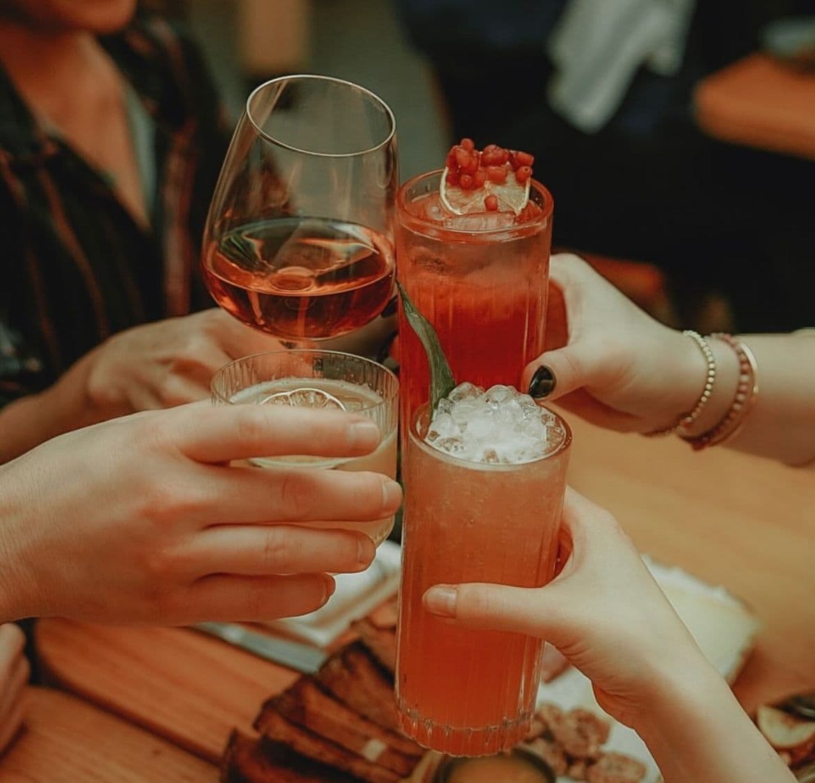 Madeline's - Lounge image 5